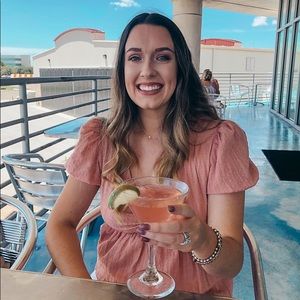 Meet your Posher, Cassandra